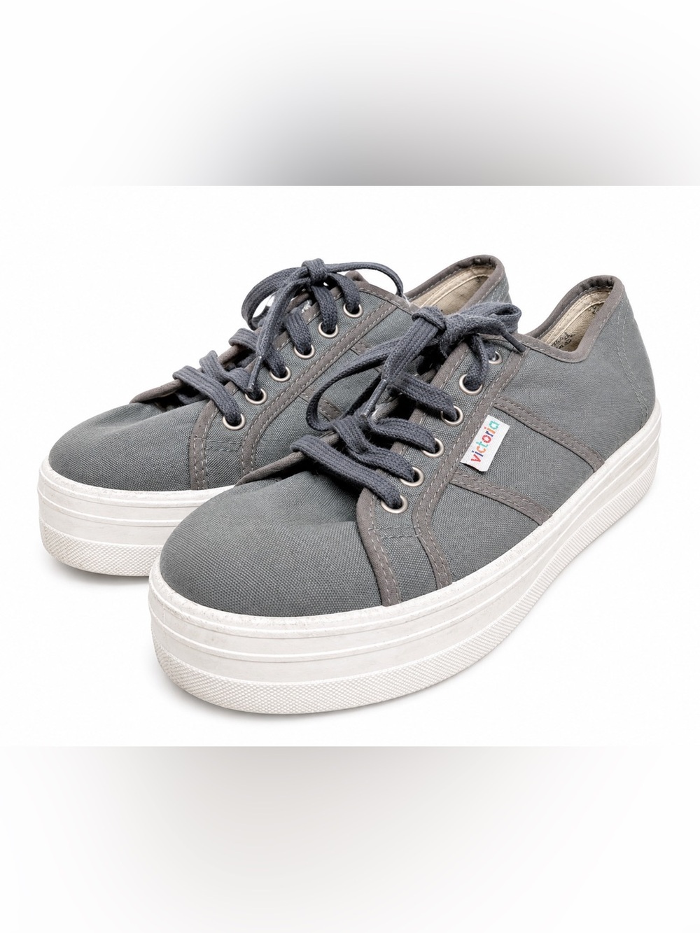 Victoria Gray Canvas Platform Sneakers - Casual Lace-Up Shoes. Size: 39/US 8.5